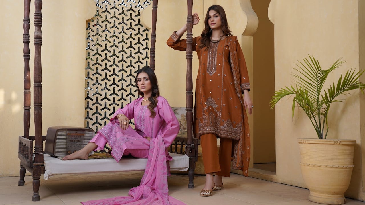 Stylish Makar Sankranti Outfit Ideas For Women