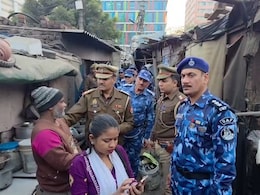 UP Cop 'Scans' Man With Mobile Phone, Calls Him Bangladeshi. Video Viral