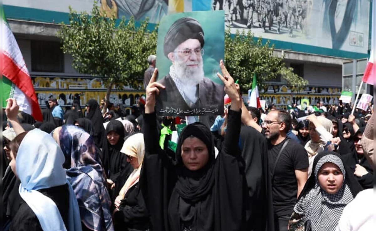 New Protests Erupt In Iran Despite Internet Shutdown