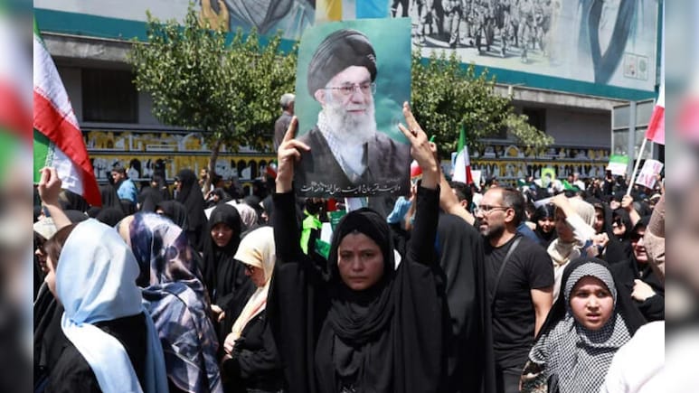 New Protests Erupt In Iran Despite Internet Shutdown