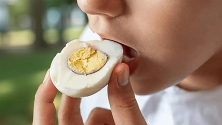 Egg Health Benefits : ठंड से बचने के लिए रोजाना खाएं अंडा, फायदे देख कर रह जाएंगे दंग