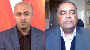 "Gunboat Diplomacy Is Back": Ex-Envoy Warns Of Fallout From US-Maduro Clash