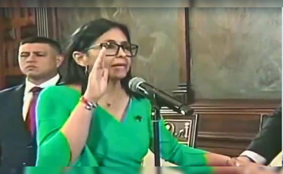 'ह्यूगो शावेज की कसम...', वेनेजुएला में डेल्सी रोड्रिग्ज ने ली अंतरिम राष्ट्रपति पद की शपथ, मादुरो के 'अपहरण' पर अमेरिका को घेरा