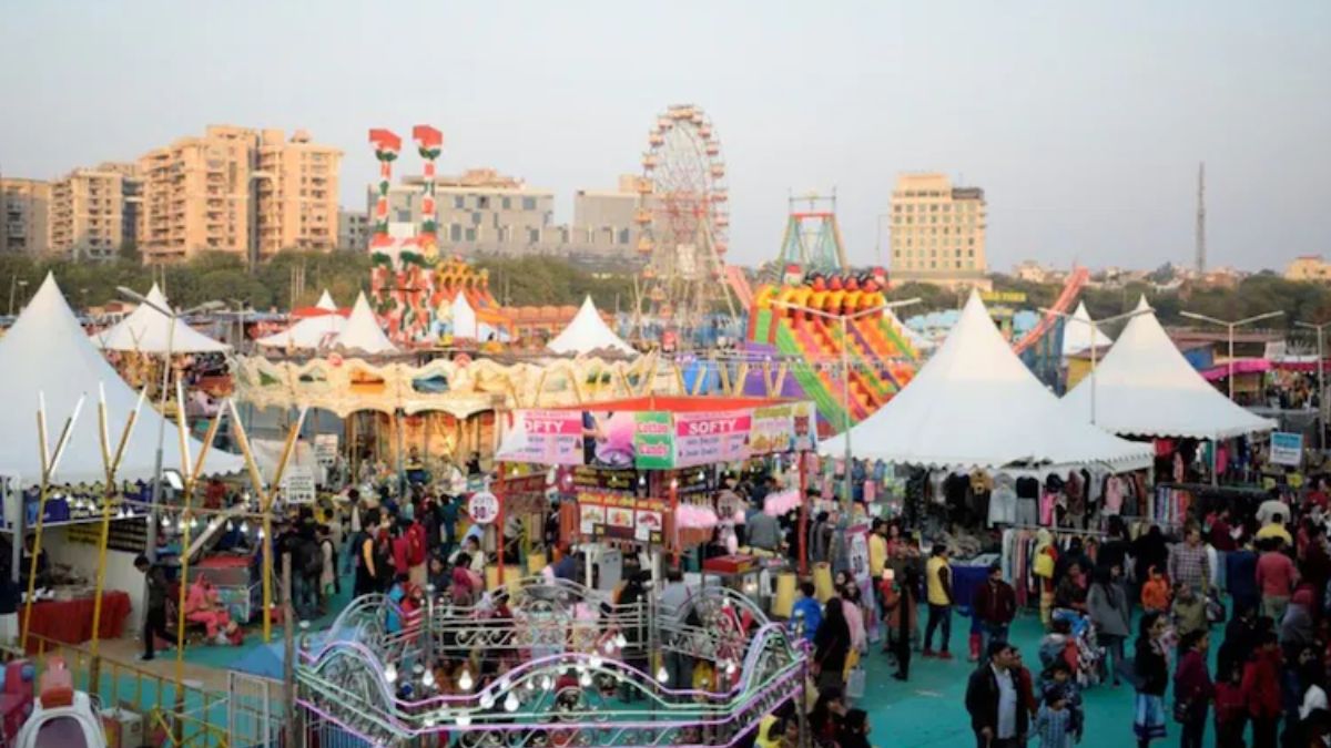 शुरू हो गया Surajkund Mela, मेले की टाइमिंग्स, सूरजकुंड मेले तक कैसे पहुंचें, ऑनलाइन टिकट कहां से खरीदें और नजदीकी मेट्रो स्टेशन कौन सा है (Complete Guide)