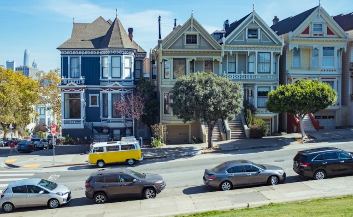 AI Founders Worth Billions Are Choosing To Share Apartments In San Francisco. Here's Why