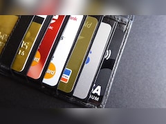 Credit Card Limit: बैंक कैसे सेट करते हैं क्रेडिट कार्ड की लिमिट? बढ़ाने का समझें पूरा गणित