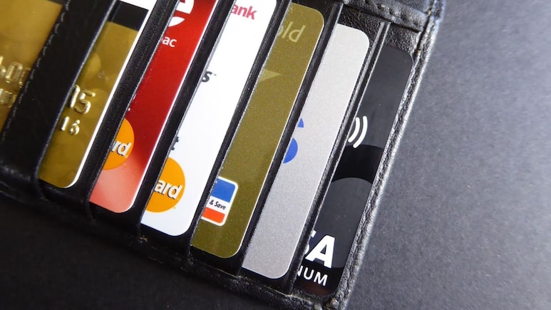 Credit Card Limit: बैंक कैसे सेट करते हैं क्रेडिट कार्ड की लिमिट? बढ़ाने का समझें पूरा गणित