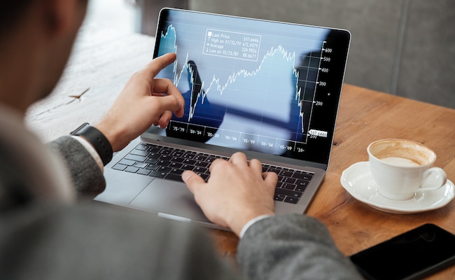 Trade Setup: Nifty Support Slips To 25,400 As Volatility Grips D-Street