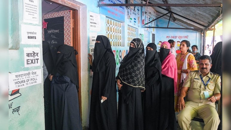 BMC Exit Polls: मुंबई में कांग्रेस को मिले सबसे ज्यादा मुस्लिम वोट, BJP, शिवसेना के भी चौंकाने वाले आंकड़े