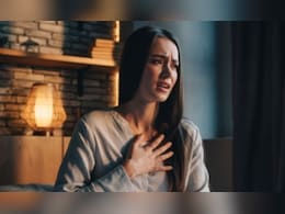 सर्दियों में लोग क्यों करते हैं सीने में दर्द की शिकायत, आयुर्वेद में इसका क्या है समाधान?