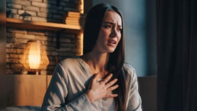 सर्दियों में लोग क्यों करते हैं सीने में दर्द की शिकायत, आयुर्वेद में इसका क्या है समाधान?