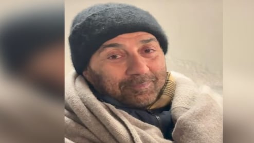 सनी देओल ने रात में खुले आसमान के नीचे वुडफायर पिज्जा का लिया मजा, बॉर्डर 2 को लेकर फैंस से कही ये बात