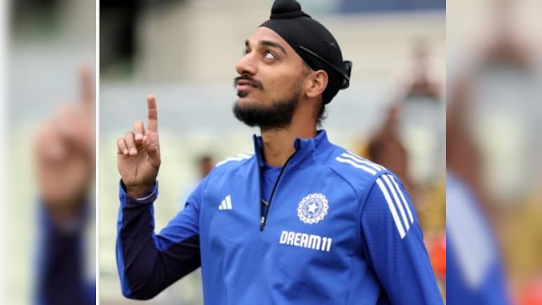 Ind vs Nz 1st ODI: 'यह टीम प्रबंधन का शौक बन चुका',  XI से बाहर रखे गए अर्शदीप तो बुरी तरह भड़के फैंस