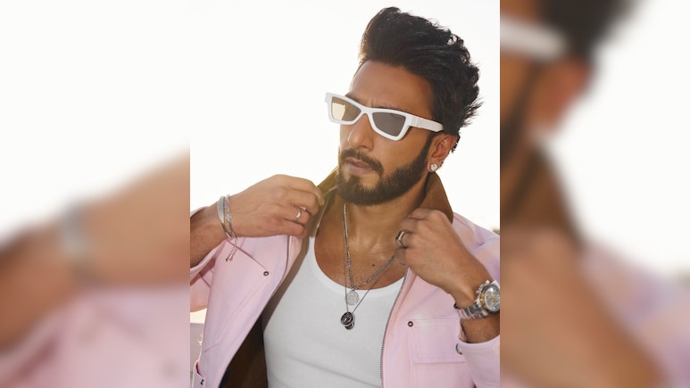 रणवीर सिंह ने पैर में 6&ndash;7 टांके लगने के बावजूद कोलकाता के हावड़ा ब्रिज पर किया डांस