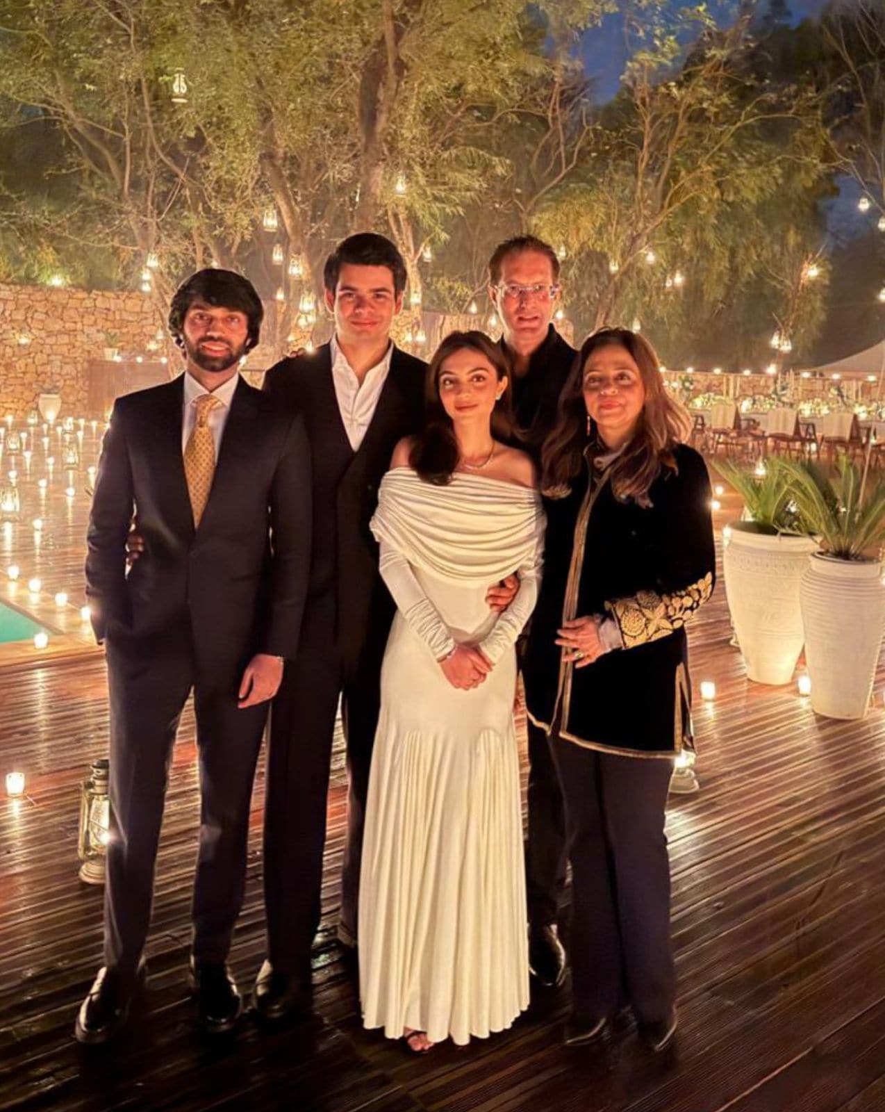 A picture of Rehan Vadra and Aviva Beg with Avivas mother Nandita Beg, father Imran Beg, and brother Riyan Beg. A picture of Rehan Vadra and Aviva Beg with Avivas mother Nandita Beg, father Imran Beg, and brother Riyan Beg.