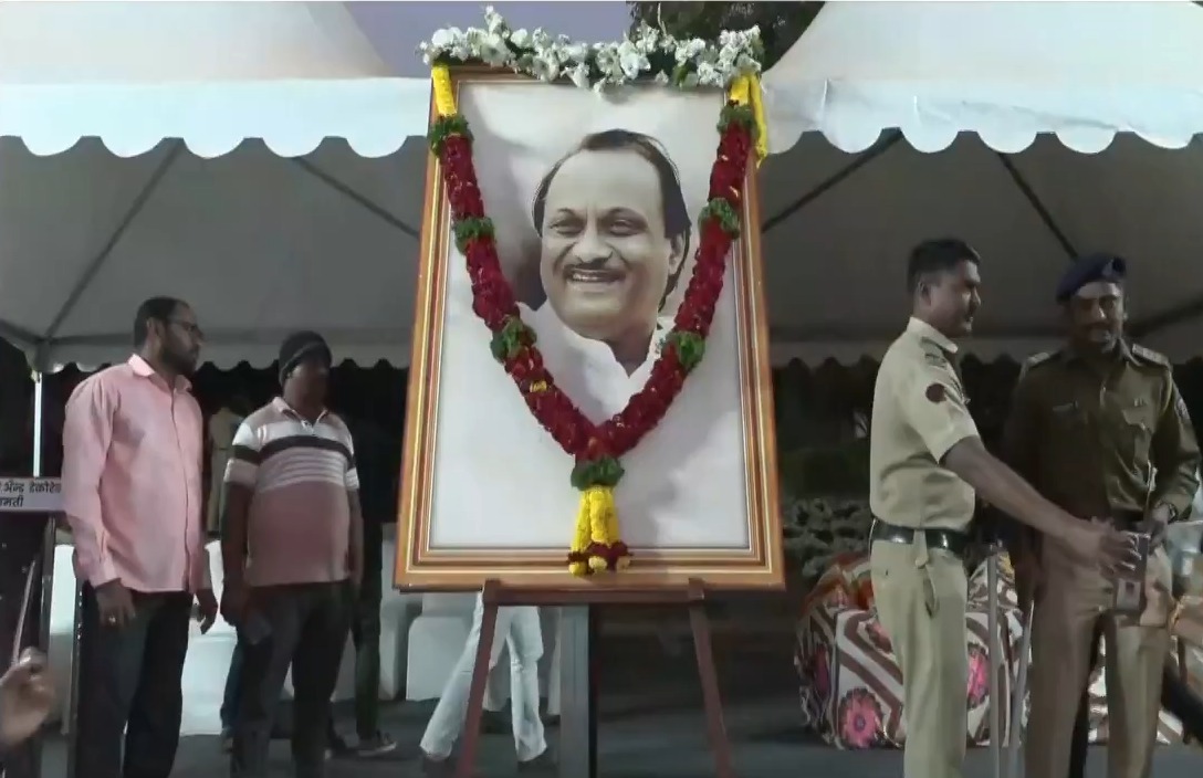 Ajit Pawar Funeral LIVE Updates: अजित पवार का आज अंतिम संस्कार, शरद पवार पहुंचे, अंतिम दर्शन के लिए उमड़े लोग