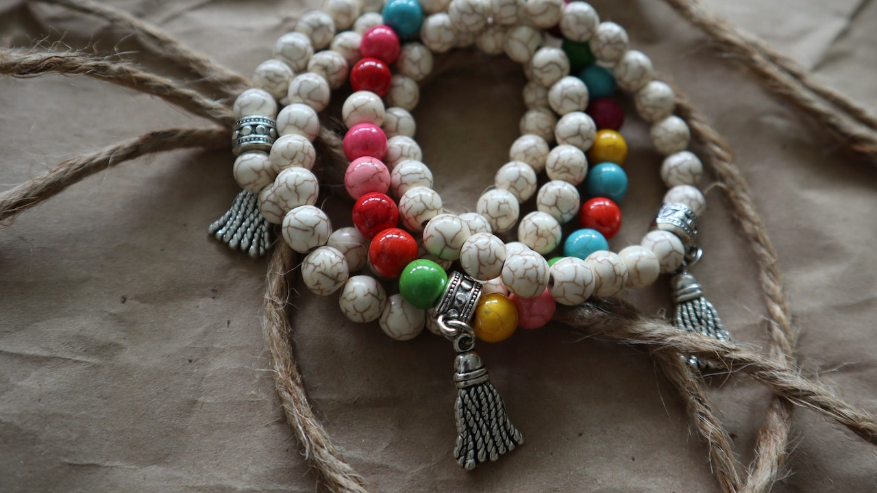 How To Avoid Bracelets Sliding, Pinching Or Leaving Tan Lines: Sizes Explained. How To Avoid Bracelets Sliding, Pinching Or Leaving Tan Lines: Sizes Explained.