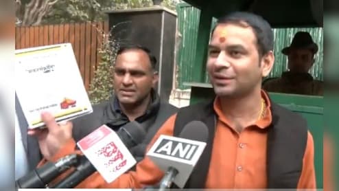 मकर संक्रांति बहाना, मकसद फिर से करीब आना! दिल्ली में लालू यादव से मिले तेज प्रताप, दिया चूड़ा-दही भोज का न्योता