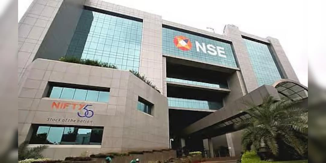Stock Market News Today: Nifty Ends Near 25,700, Sensex Halts Three-Day Losing Streak; HDFC bank, RIL Top Gainers