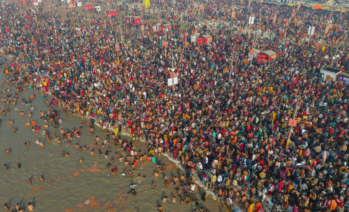 4 करोड़ 52 लाख... मौनी अमावस्या पर प्रयागराज माघ मेले में उमड़ा श्रद्धालुओं का भारी सैलाब, देखें ड्रोन तस्वीरे