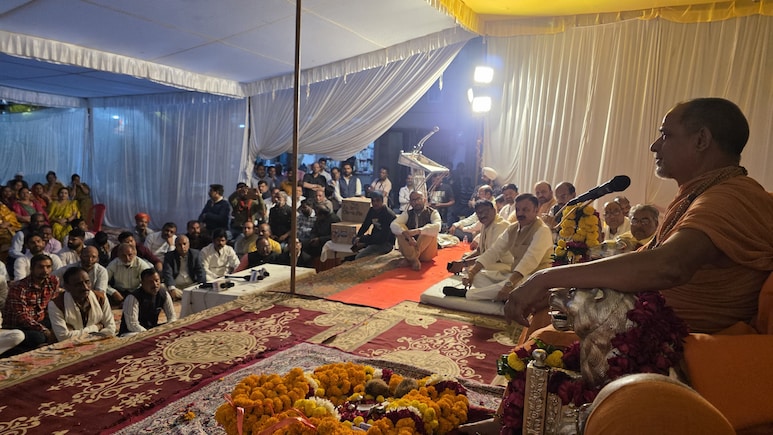 माघ मेले में संतों को गंगा स्नान से रोकने पर भड़के शंकराचार्य सदानंद सरस्वती, बोले- 'व्यवहार अत्यंत निंदनीय'