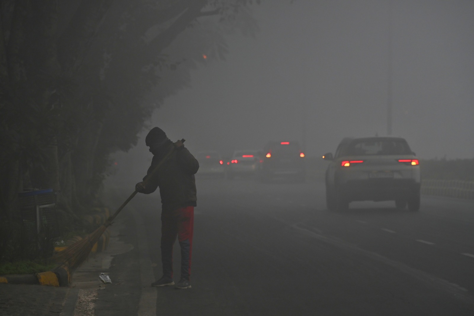 बादल छाएंगे, बारिश के आसार... ठंड, कोहरे के बीच दिल्ली NCR में बदलने वाला है मौसम, जानें 1 हफ्ते का वेदर अपडेट