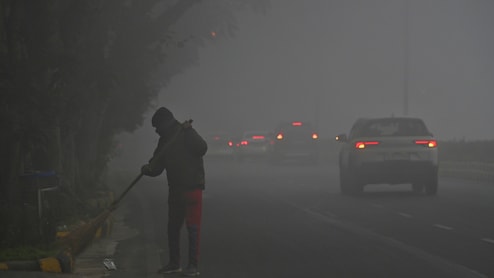 बादल छाएंगे, बारिश आएगी... ठंड, कोहरे के बीच दिल्ली NCR में बदलने वाला है मौसम, जानें 1 हफ्ते का वेदर अपडेट