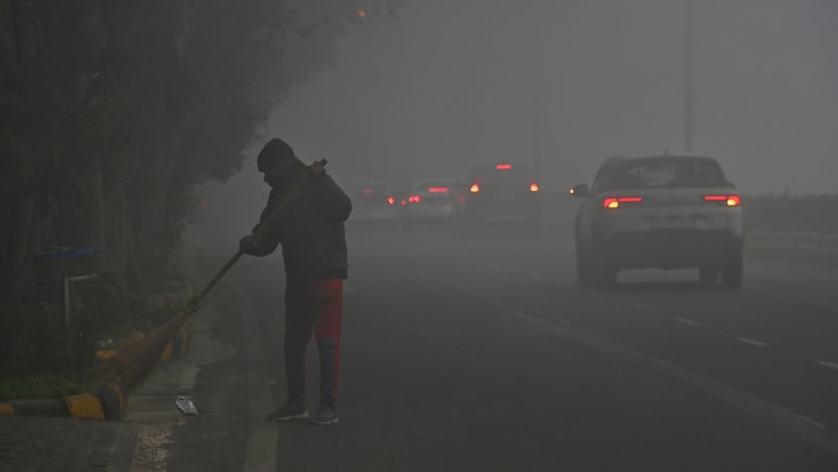 बादल छाएंगे, बारिश के आसार... ठंड, कोहरे के बीच दिल्ली NCR में बदलने वाला है मौसम, जानें 1 हफ्ते का वेदर अपडेट