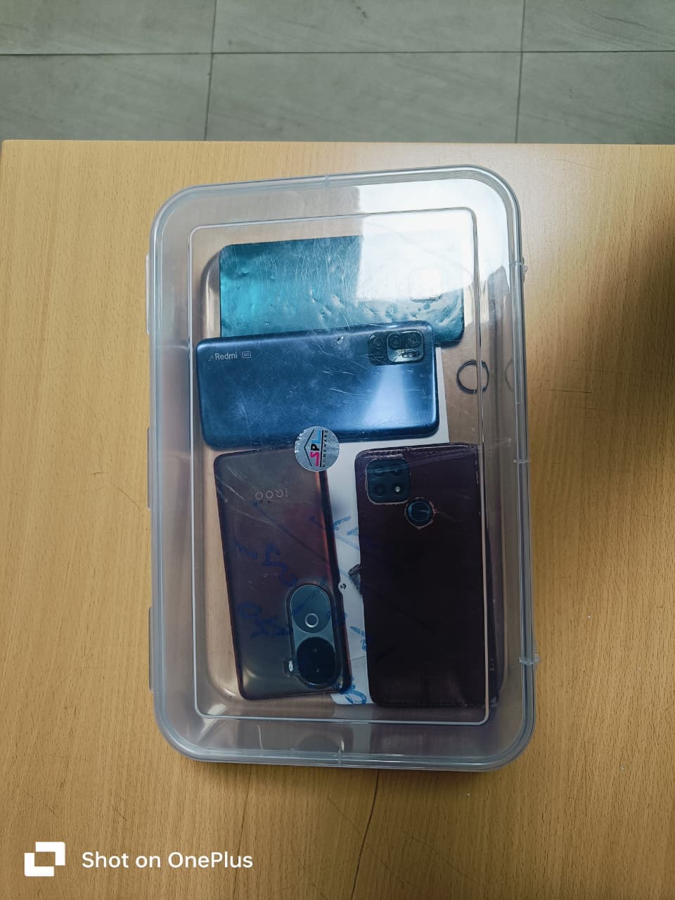 आरोपियों से जब्त किए गए फोन