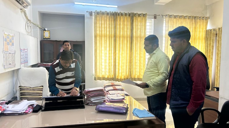 SIR के बाद ड्राफ्ट रोल में बड़ा गड़बड़झाला! एक ही परिवार के नाम अलग-अलग जगह