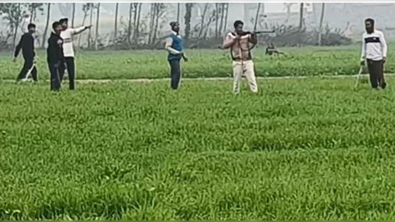 यूपी के देवरिया में जमीन विवाद में खूनी खेल, राइफल से ताबड़तोड़ फायरिंग
