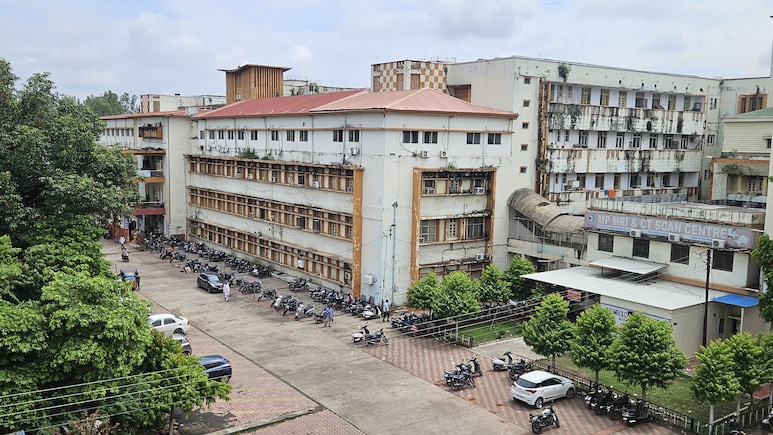 जबलपुर में रैगिंग के दोषी MBBS के 8 सीनियर्स पर सख्त एक्शन ! 6 माह के लिए निलंबित, एंट्री पर भी बैन