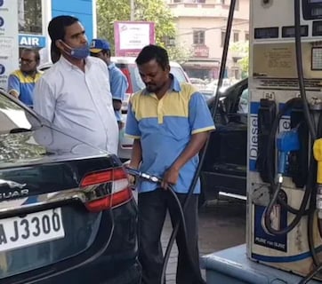 Petrol-Diesel Price: पेट्रोल-डिझेल स्वस्त होणार? सर्वसामान्यांना महागाईतून मिळणार दिलासा! SBI चा अंदाज