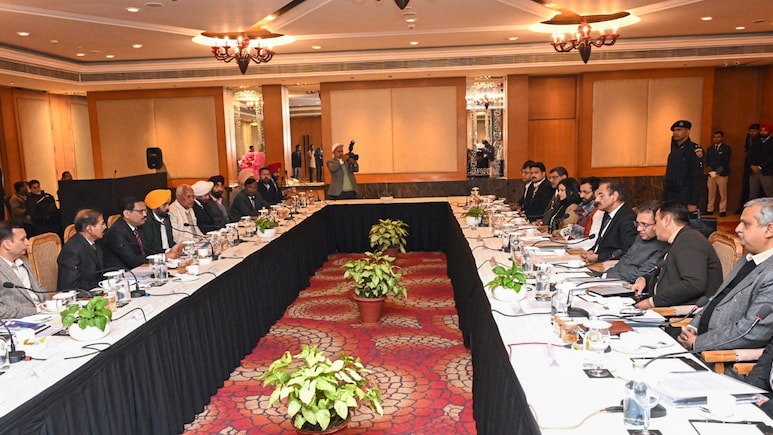 Punjab, Haryana Chief Ministers Discuss Water Issue, But Deadlock Remains