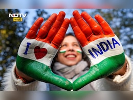 Happy Republic Day 2026 Wishes: उत्तम नागरिक होण्याचा संकल्प करूया, प्रजासत्ताक दिनाच्या प्रियजनांना पाठवा शुभेच्छा