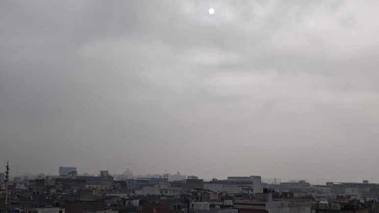 Rajasthan Winter: राजस्थान में कोल्ड का ट्रिपल टॉर्चर जारी, धुंध, शीतलहर और पाले से ठिठुरे लोग, 20 जिलों में 72 घंटे भारी