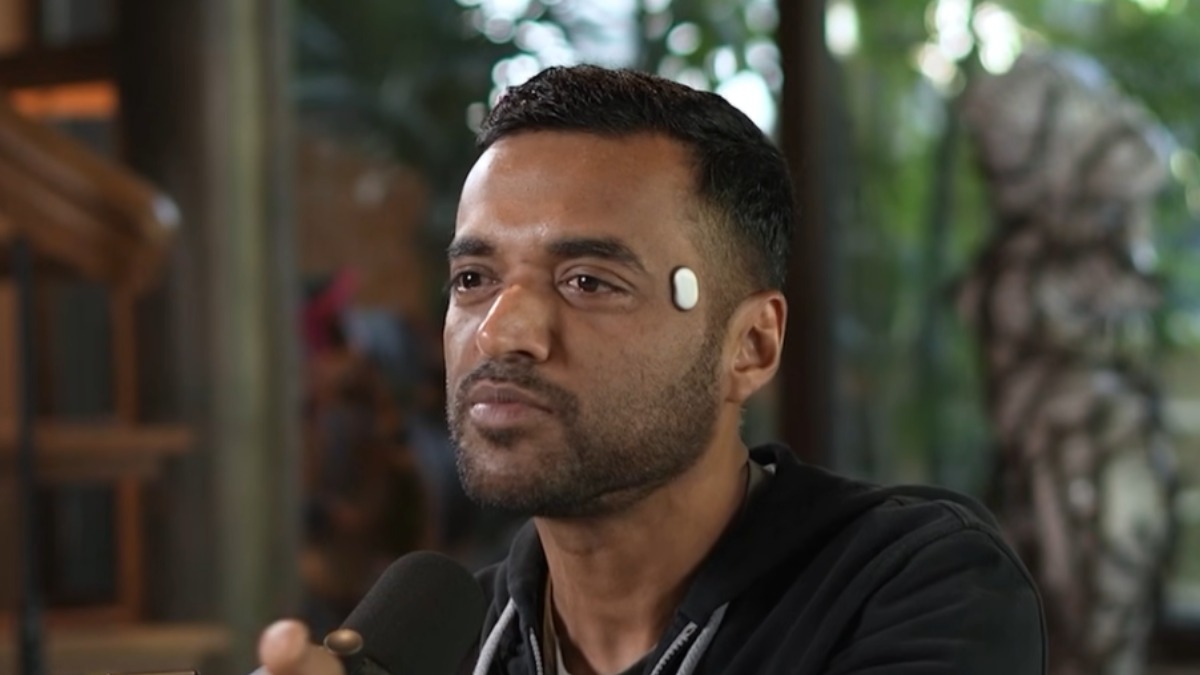 Zomato CEO के माथे में क्या लगा था? इस दिमाग पढ़ने वाले डिवाइस ने सोशल मीडिया पर छेड़ दी बहस