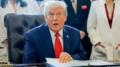 Trump Proposes 1-Year, 10%  Cap On Credit Card Interest Rates