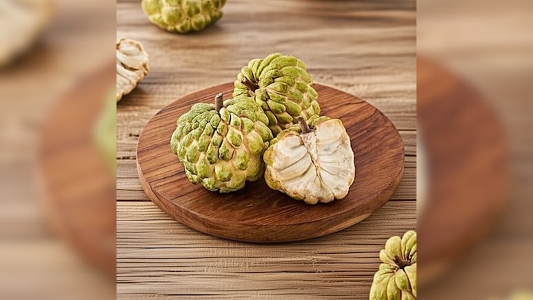 गर्भावस्था में मां और शिशु के लिए बेहद फायदेमंद है शरीफा, इन समस्याओं में झट से देता है राहत