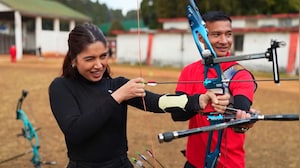 Jai Jawan With Bhumi Pednekar: Actor Bhumi Pednekar Tries Hands On Archery At Assam Regimental Centre