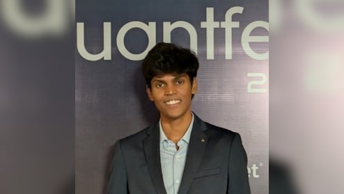 2.5 करोड़ की सैलरी का जॉब ऑफर, IIT हैदराबाद के 21 साल के छात्र ने रचा इतिहास