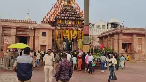 नए साल पर पुरी में उमड़ा श्रद्धालुओं का जनसैलाब, भगवान जगन्नाथ के दर्शन के लिए पहुंचे हजारों भक्त