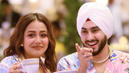 सिंगर नेहा कक्कड़ ने अपने तलाक की अफवाहों पर दी प्रतिक्रिया सिंगर नेहा कक्कड़ ने अपने तलाक की अफवाहों पर दी प्रतिक्रिया