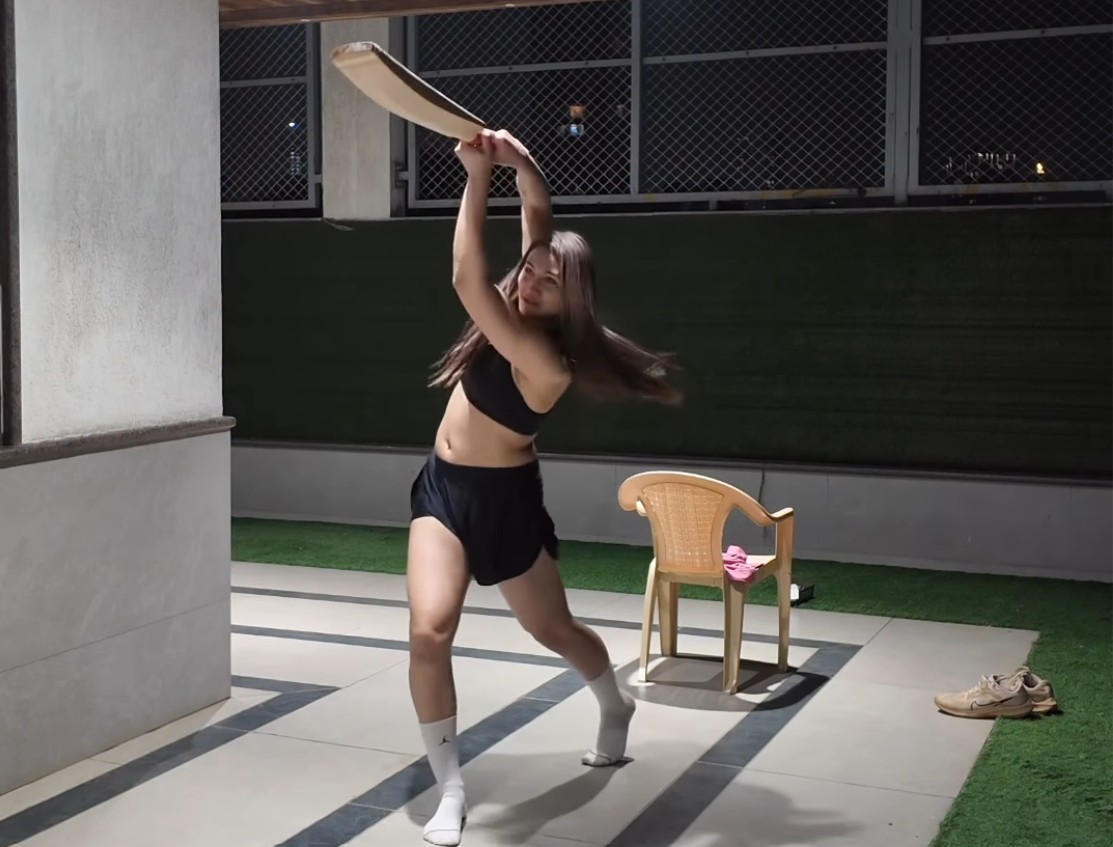 कभी रात को बैटिंग प्रैक्टिस करते तो कभी भाई के साथ जिम करते नजर आईं अनाया बांगर, फैन्स ने की ये खास रिक्वेस्ट