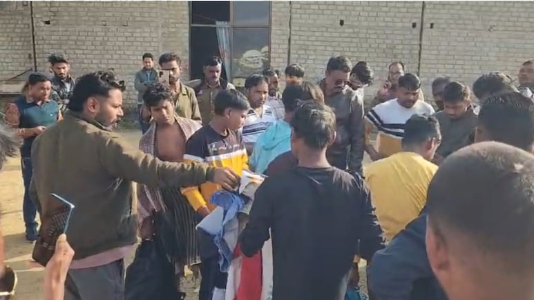 Surajpur News: ब्रेड फैक्ट्री में काम करने वाले 8 मजदूरों को लिया गया हिरासत में, कथित रूप से बताया जा रहा है बांग्लादेशी