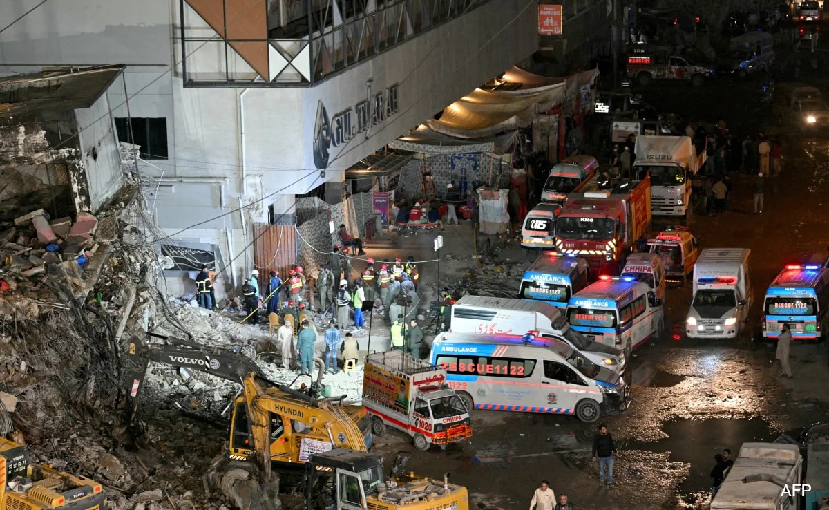 Deaths In Karachi Mall Fire Climbs To 61, 30 Bodies Found In A Single Shop