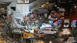 Families Protest As Dozens Remain Missing After Karachi Mall Fire