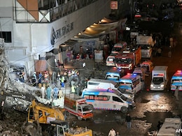Families Protest As Dozens Remain Missing After Karachi Mall Fire