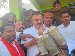 Dhan Ghotala: करोड़ों की धान चट कर गए चूहे और दीमक; कवर्धा में कांग्रेस का प्रदर्शन, सौंपी चूहा पकड़ने की जाली