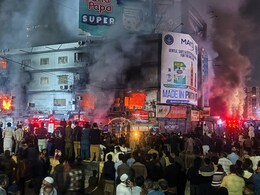 कराची के शॉपिंग मॉल में भीषण आग... 26 लोगों की मौत, 81 अब भी लापता